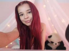 Seleneg - female with red hair webcam at xLoveCam