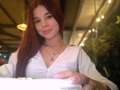 Seleneg - female with red hair webcam at xLoveCam