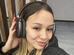 SelinaRylizz - blond female with  small tits webcam at xLoveCam