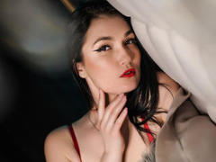 SelineSole - female with black hair webcam at LiveJasmin