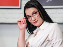 SelineSole - female with black hair webcam at LiveJasmin