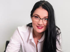 SelineSole - female with black hair webcam at LiveJasmin