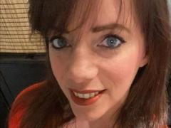 SerenaFr - female with brown hair webcam at xLoveCam