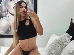 SexyNahomy - shemale webcam at xLoveCam