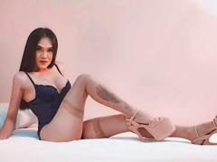 SexyTemptacious - shemale webcam at xLoveCam