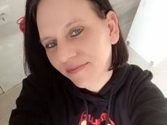 Sexyluder83-hot - female with black hair webcam at xLoveCam