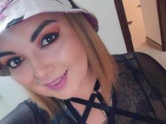 SharleyDame - female webcam at xLoveCam