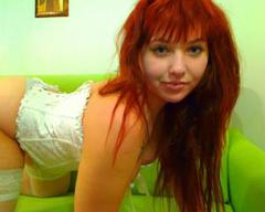 Queenoftherain677 - female with red hair webcam at ImLive