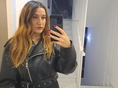 SiennaInLove - female with brown hair and  small tits webcam at xLoveCam