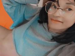 Simia - female with black hair webcam at xLoveCam