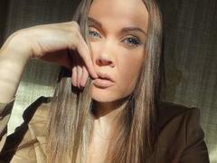 Simma - female webcam at xLoveCam