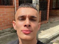 SlimLewis - male webcam at xLoveCam