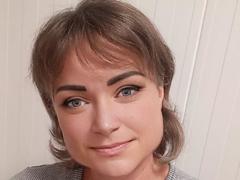 SnezhanaRells - female with brown hair webcam at xLoveCam