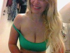 SoffieHottie - female with  small tits webcam at xLoveCam