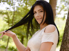 MyaBecker - female with black hair webcam at LiveJasmin