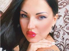 SonyaParker - female with brown hair webcam at xLoveCam