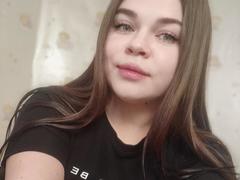 SophieApple - female with brown hair and  small tits webcam at xLoveCam