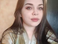 SophieApple - female with brown hair and  small tits webcam at xLoveCam