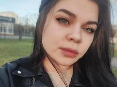 SophieApple - female with brown hair and  small tits webcam at xLoveCam