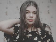 SophieApple - female with brown hair and  small tits webcam at xLoveCam