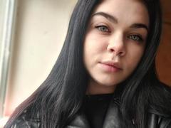 SophieApple - female with brown hair and  small tits webcam at xLoveCam