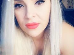 SophieDeee - blond female webcam at xLoveCam