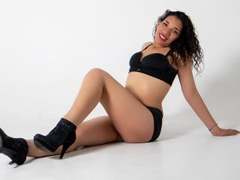 SophieGomezX - female with black hair and  small tits webcam at xLoveCam