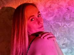 SophieBennet - blond female webcam at ImLive