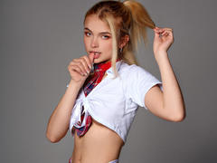 SophieRusso - blond female webcam at xLoveCam