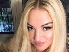 HugeNaturalTits - blond female with  big tits webcam at xLoveCam