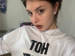 StellaGlow - female with brown hair and  small tits webcam at xLoveCam