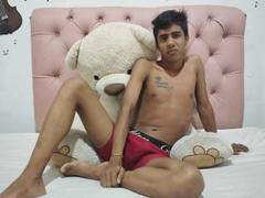 StivenCovers - male webcam at xLoveCam