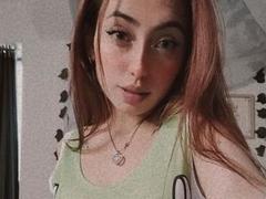 Stteffy - female with red hair webcam at xLoveCam