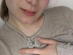 StudentinLaura-hot - female with brown hair webcam at xLoveCam