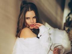 SunnyBaby-hot - female with brown hair webcam at xLoveCam