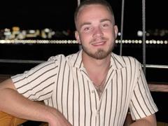 SupermanQSky - male webcam at xLoveCam