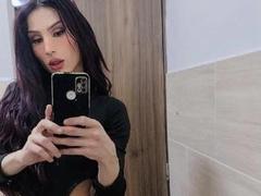 SupraForge - shemale with brown hair webcam at xLoveCam