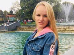 SusanSmite - blond female with  small tits webcam at xLoveCam