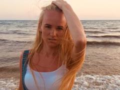 SusanSmite - blond female with  small tits webcam at xLoveCam