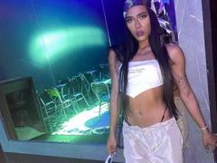 SweetKhloeTs - shemale with black hair webcam at xLoveCam