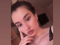 SweetWicked - female with brown hair and  small tits webcam at xLoveCam