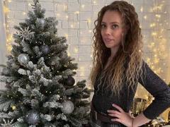 Sweetli-hot - blond female webcam at xLoveCam