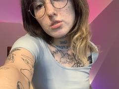 SweettSoft - female with brown hair and  small tits webcam at xLoveCam