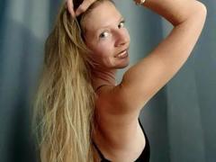 sweet-nina - blond female webcam at xLoveCam