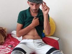 SexiestMan69 from xLoveCam