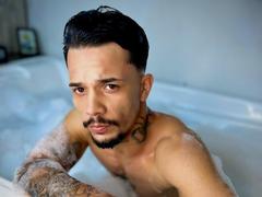 ThomasRileiy - male webcam at xLoveCam