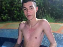 ThomasTwink69 - male webcam at xLoveCam