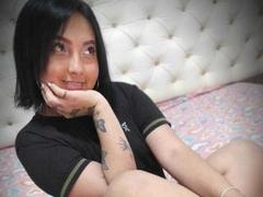 TinyEviil - couple webcam at xLoveCam