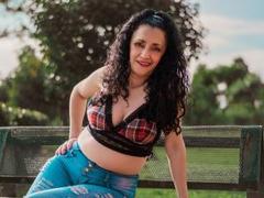 TitaNaughty - female with black hair webcam at xLoveCam