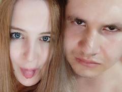 ToioAnanas - couple webcam at xLoveCam